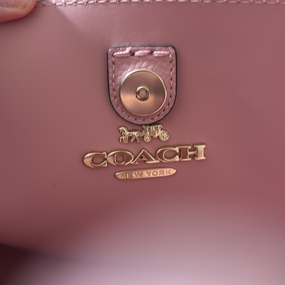 Nwts! COACH 🐎✨leather town tote - Picture 8 of 12
